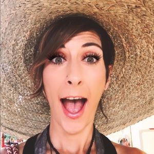 Meet your Posher, Eliza